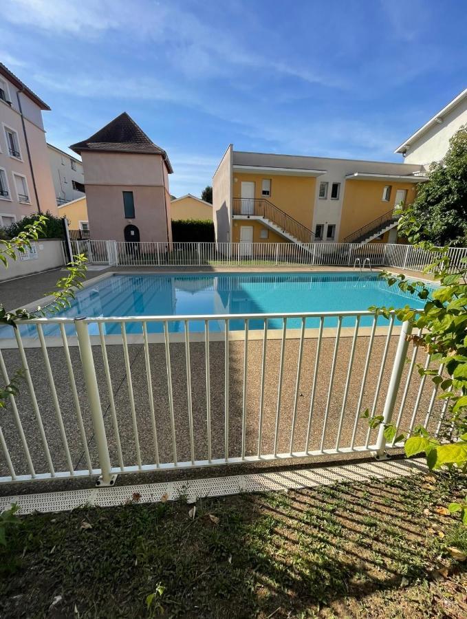 Appartement Avec Place De Parking Et Piscine Villefranche-sur-Saône Buitenkant foto