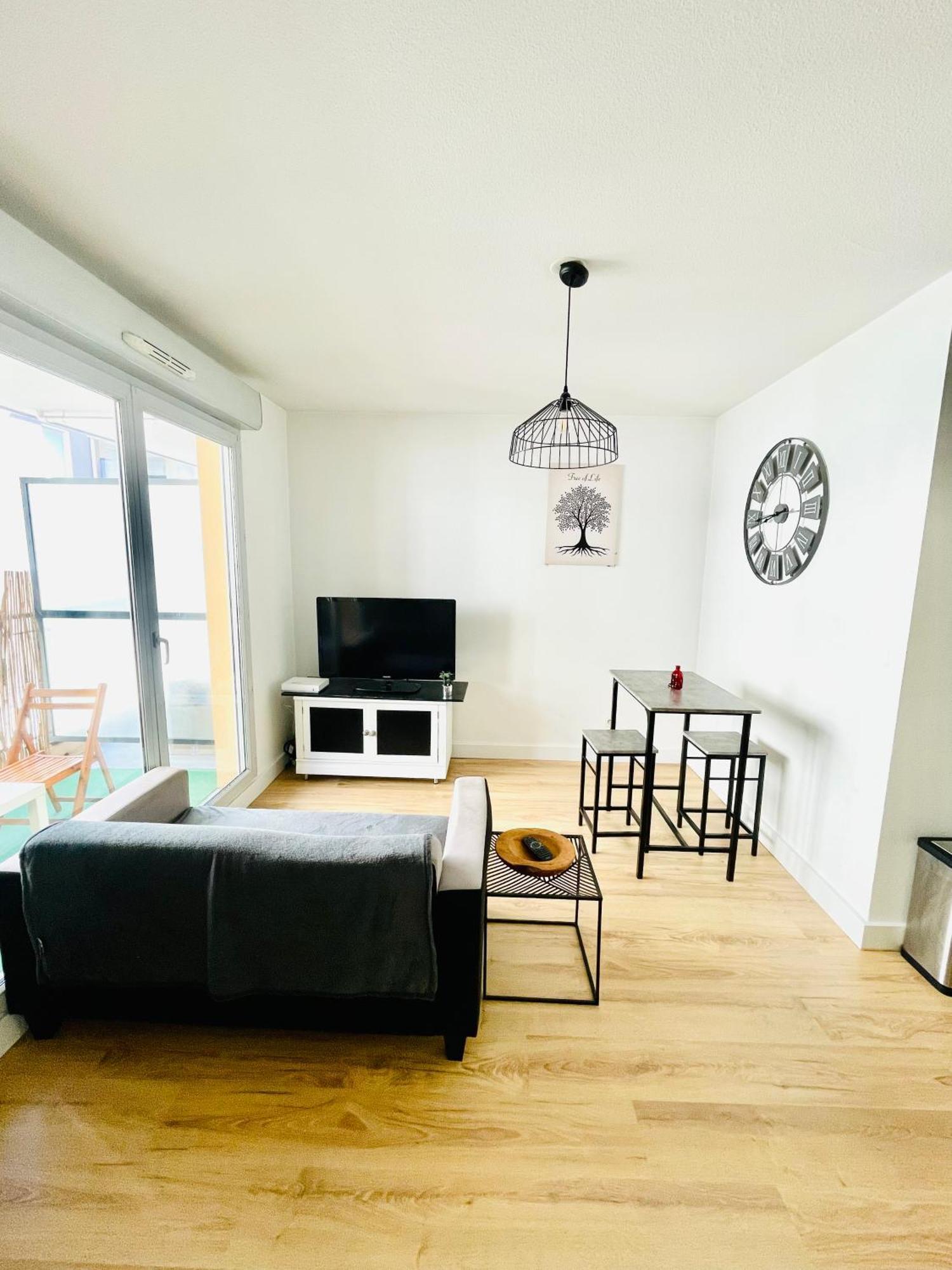 Appartement Avec Place De Parking Et Piscine Villefranche-sur-Saône Buitenkant foto