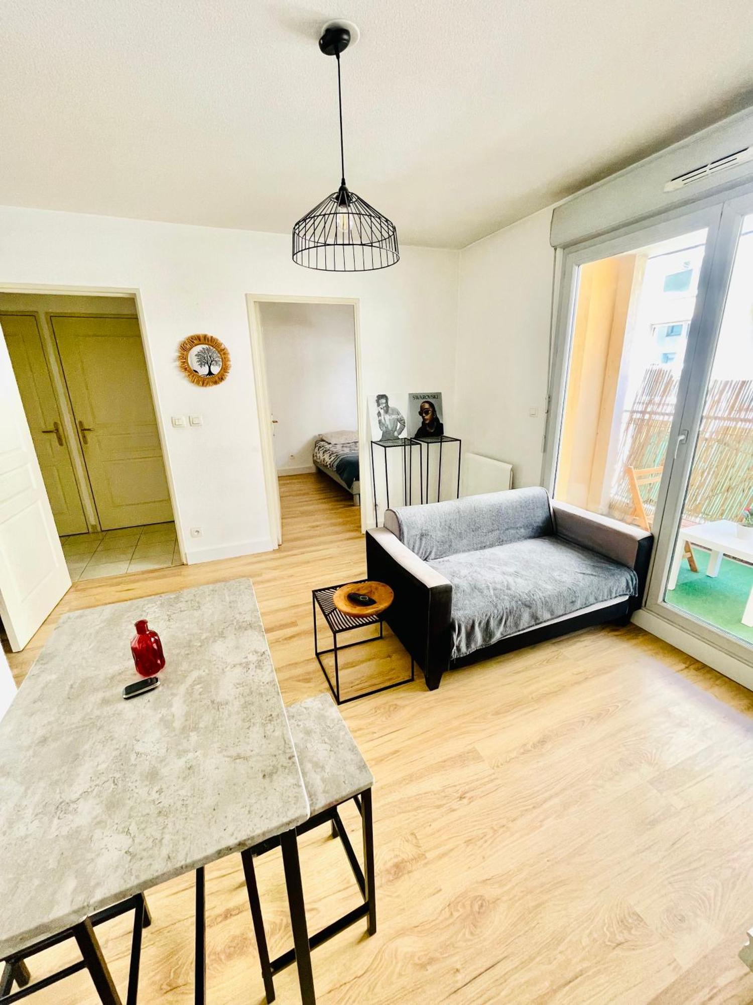 Appartement Avec Place De Parking Et Piscine Villefranche-sur-Saône Buitenkant foto